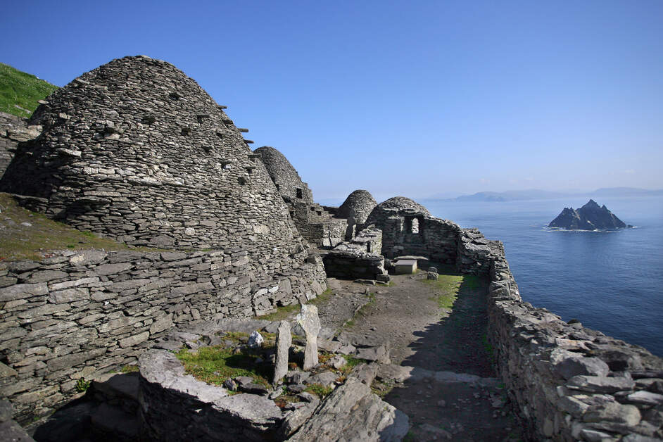 Happy #WorldHeritageDay! There's no better way to explore Ireland's rich history that through its UNESCO World Heritage Sites. 📍Brú na Bóinne ancient ceremonial passage tombs 📍Skellig Michael, off the coast of County Kerry 📍Giants Causeway, County Antrim