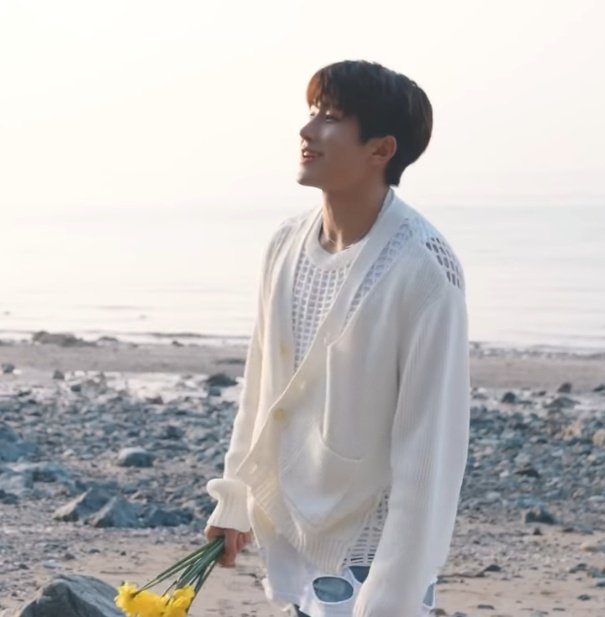 Jinududu's tweet photo. mi corazón ha sido reconfortado con fly, gracias por tanto jinwoo ❤️‍🩹

#JINJIN_MOONBIN_Fly 
#진진 #문빈 https://t.co/2zaEV226Vd