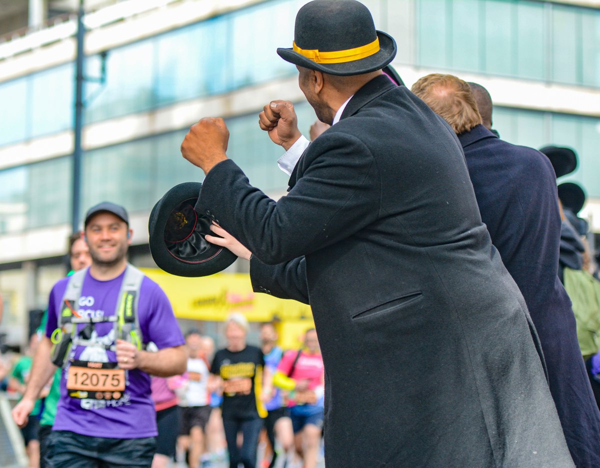 A huge thank you to our fantastic troupe of bowler-hatted volunteers, who waved our runners across the start line in true London style, whilst honouring the birthplace of the bowler hat. This truly will be one of the most unique race starts you experience! #LLHM2024 #BowlerHats