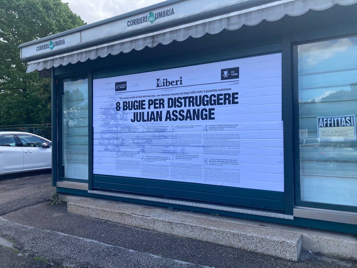 Installazione temporanea sulle edicole in disuso.
Grazie a #LiberiEdizioni insieme a noi a Perugia per portare #Assange al Festival Internazionale del Giornalismo.
#ijf24