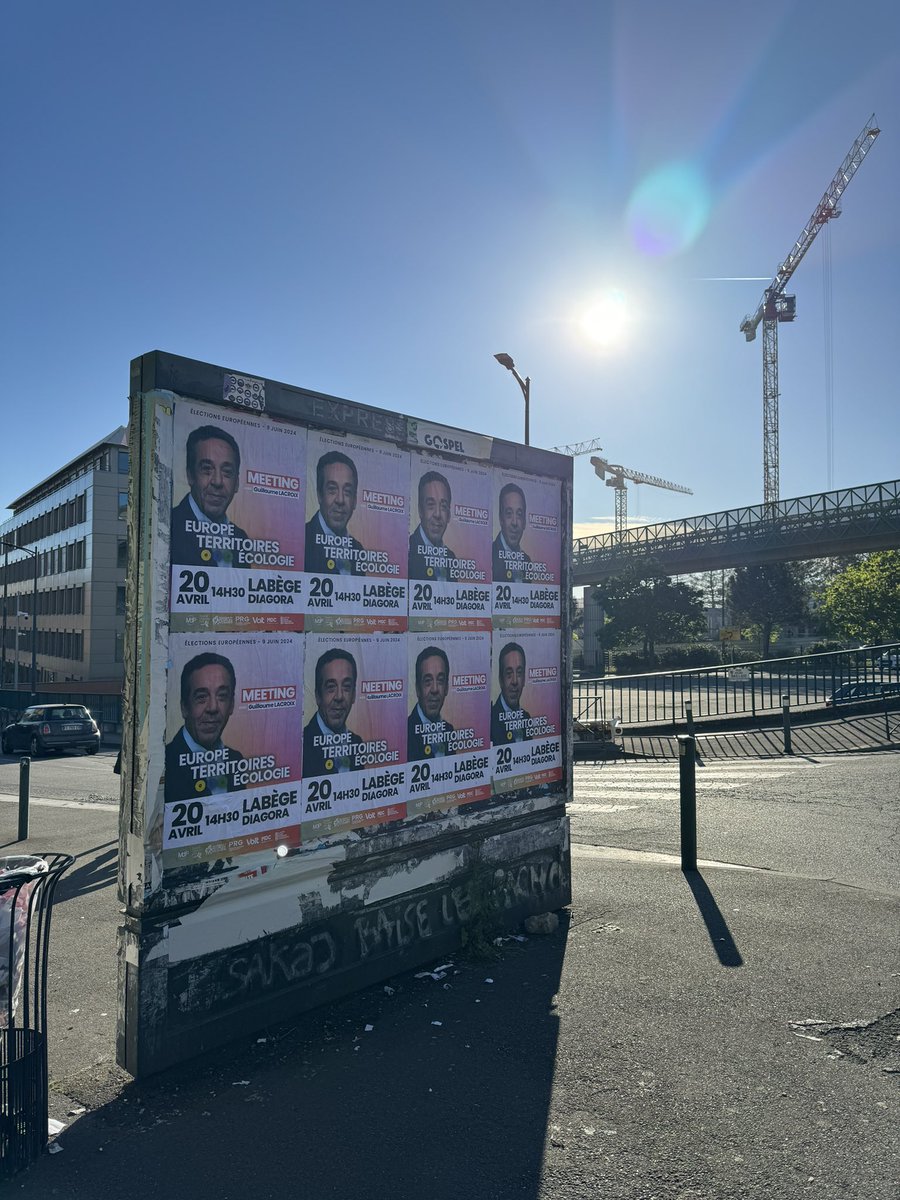 LucasDuval_'s tweet image. 👉 Collage ce matin avec @AdrienCopros de chez @volt_france pour le meeting de la coalition progressiste demain à #Labège.

@ETE_2024 @PartiRadicalG @Lacroix_PRG @GarelVincent81 @BrutusFlorence @MolinozPatrick @c_caillourobert @juliettemeadel @RetPS @MdpMouvement @SociauxDem