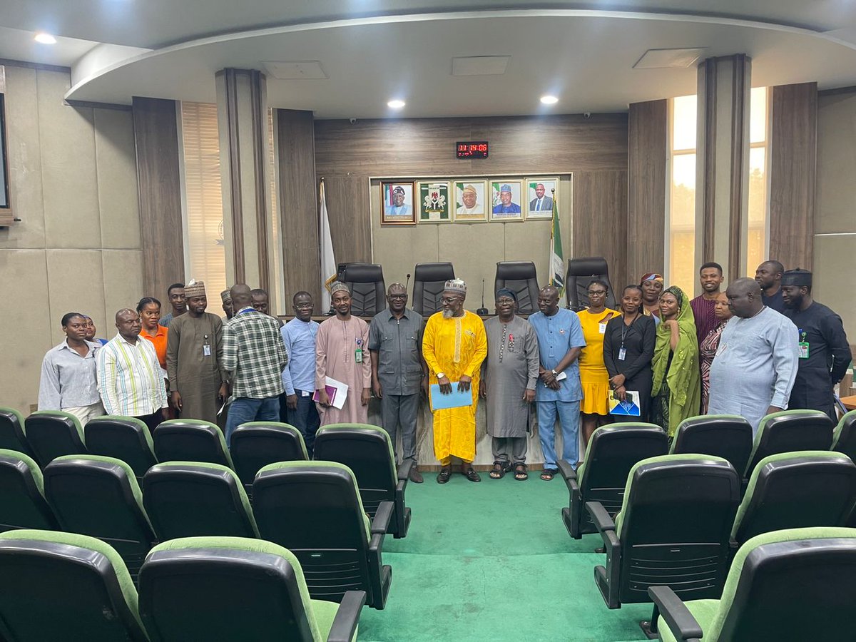 asset_bow's tweet photo. AssetBow Limited team had a meeting with the Transmission Company of Nigeria (TCN) delegates on fire safety of power transmission and sub-station. 
#businessmeeting #business #fireservice #firesafety #businessbuilding #assetbowlimited #transmissioncompanyofnigeria https://t.co/zW4wBwuuXO