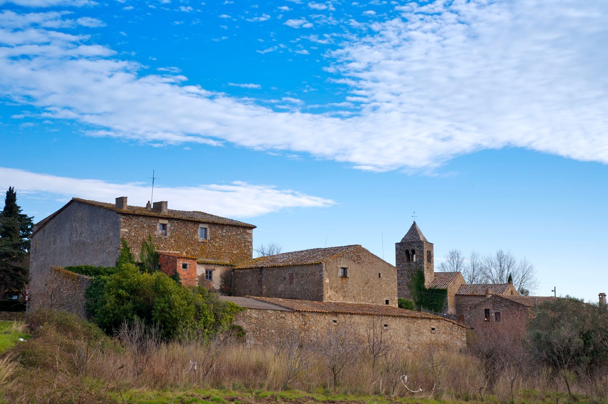 patrimonigencat's tweet photo. 📍📚 Al mapa literari català d’@espaisescrits hi trobaràs més de 100 rutes. Com un itinerari pel Romanyà de la Selva de Mercè Rodoreda, on va passar els seus darrers anys i on va acabar ‘Mirall trencat’ 👇  https://t.co/m3oak8M1X6
📸 Retrat del fons Pilar Aymerich @arxiunacional https://t.co/GxJRfPIXV1