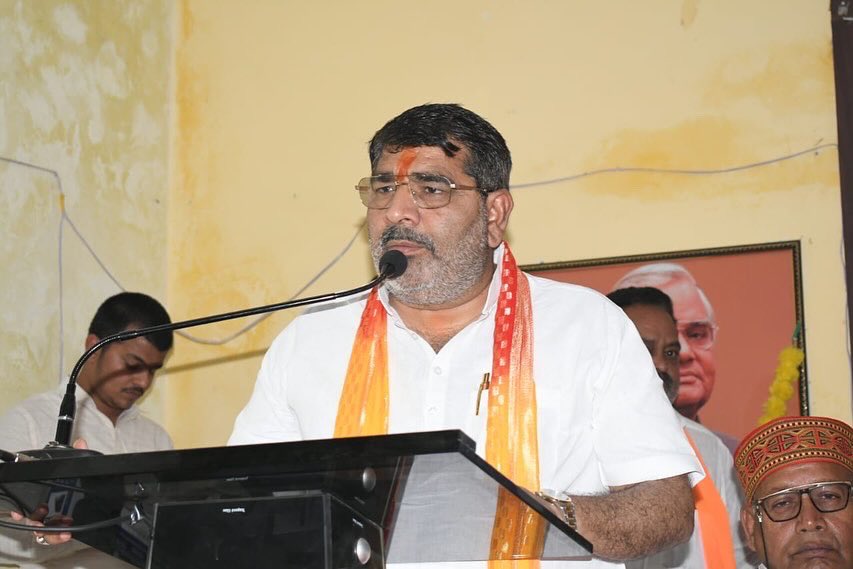 sahjanandraibjp's tweet photo. लोकसभा देवरिया की कार्यकर्ता बैठक कर  भाजपा प्रत्याशी लोकसभा देवरिया श्री शशांक मणि जी को भारी से भारी मतों मतों से विजई बनाने हेतु आग्रह किया।
इस अवसर पर माननीय मंत्री उत्तर प्रदेश सरकार श्री सूर्य प्रताप शाही जी,जिला अध्यक्ष श्री भूपेंद्र सिंह जी, प्रत्याशी लोकसभा देवरिया श्री शशांक मणि जी आदि प्रमुख रूप से उपस्थित रहे।
@narendramodi @JPNadda @AmitShah @sunilbansalbjp @ArunSinghbjp @myogiadityanath @idharampalsingh @Bhupendraupbjp @spshahibjp @shashankmanibjp @BJP4India @BJP4UP
