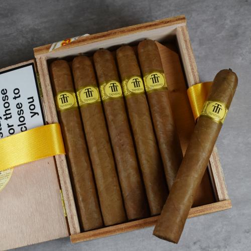 Trinidad Coloniales Cigar

Length: 5 1/4' 
Ring Gauge: 44
Strength: Medium
Packaging: Cabinet of 24 Cigars

cgarsltd.co.uk/trinidad-colon…

#lifeisgood #luxury #luxurylifestyle #cigaraficionado #cigaroftheday #cigarsociety #cigarlover #cigarsmoking #cigar #cigarporn #Cuban