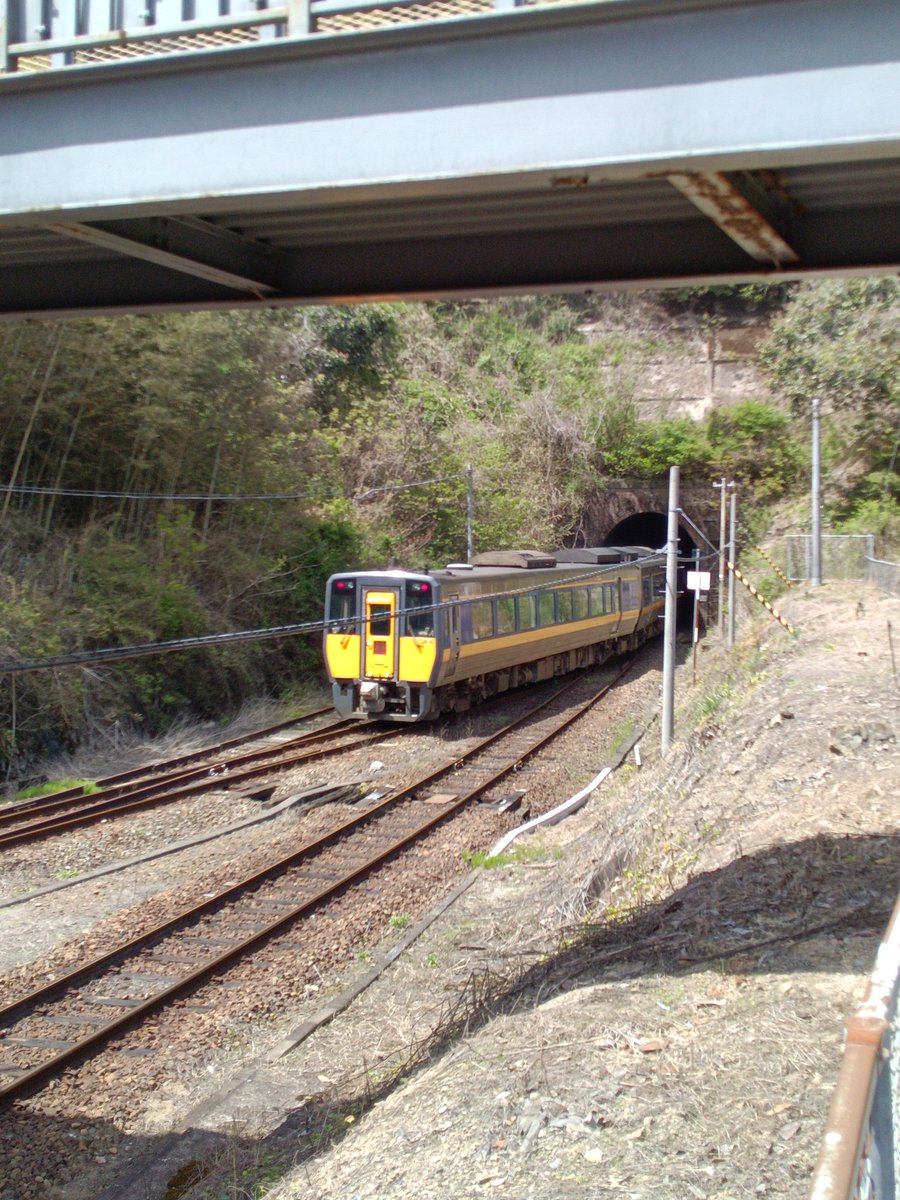 仁保駅。
ちなみに非電化路線なので電車はいません(・×・)w 