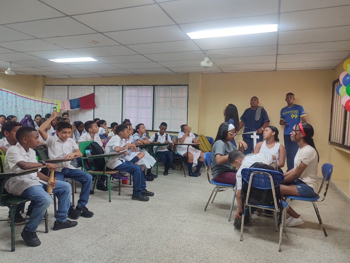 En la #ENS Escuela Normal de Cartagena de Indias, trabajamos #momento1 de la ruta #PTAFI #FormaciónIntegral y #CRESE haciendo #lecturadecontexto <a href="/amontes20/">Alexander Montes Miranda</a> <a href="/PTA_Colombia/">Formación Integral</a> <a href="/EvelynAriza2/">Evelyn Ariza Muñoz</a> <a href="/rodolfonobo/">Rodolfo Noriega</a> <a href="/Mineducacion/">MinEducación</a> <a href="/AuroraVergaraF1/">Aurora Vergara-Figueroa, Ph.D</a> <a href="/Olgaelvira/">Olga Elvira Acosta Amel</a> <a href="/DIANAECHAVARRIA/">DIANA ECHAVARRIA</a>