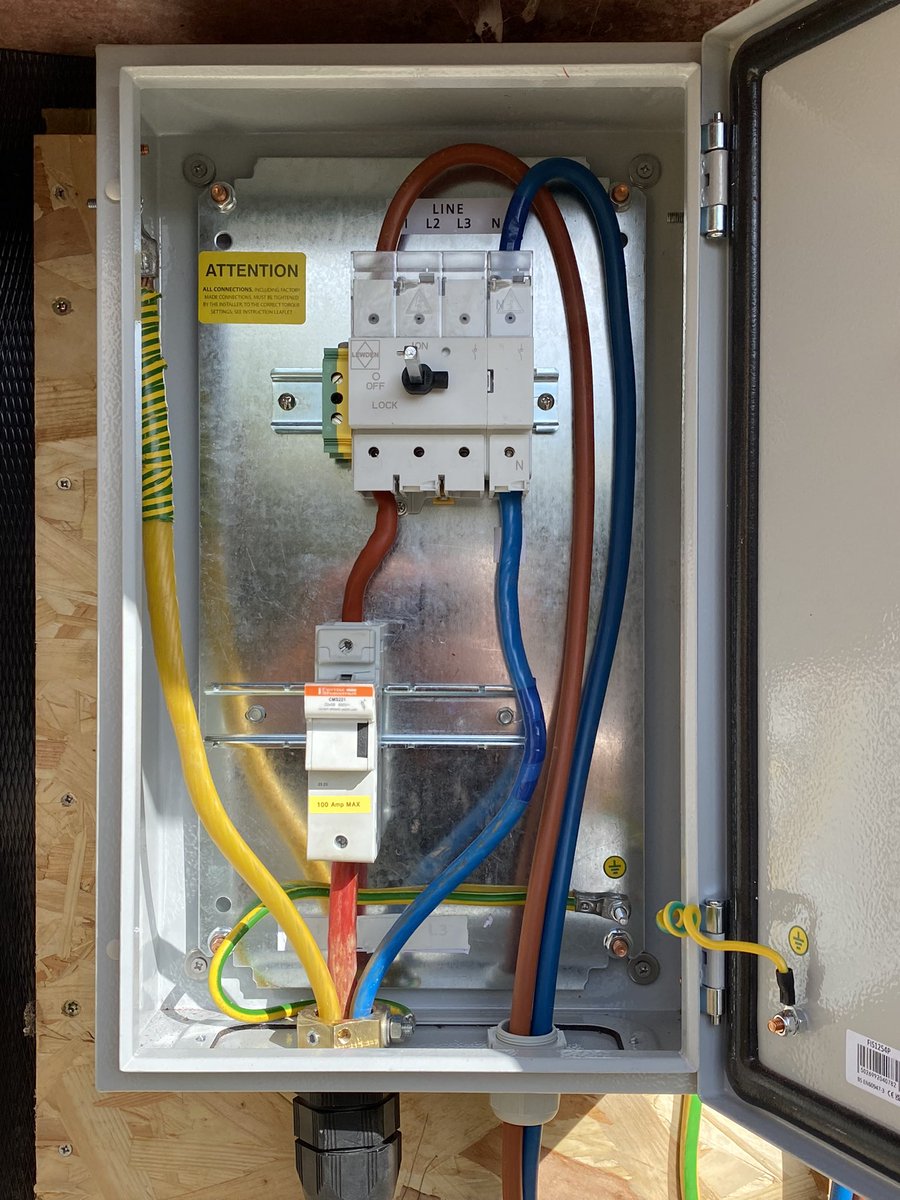 All in a day’s work 👌

Main Supply (which can be described as being well past its best) upgraded, tidied up and put back in to service using @Lewden_Elec Switch Gear #LoveLewden 💪

Materials supplied by @CEWholesaleLtd in #Hailsham 👊