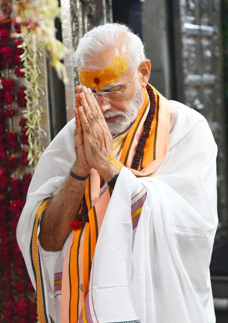 He gave you, Ram Mandir and returned your honour and pride in your Dharma.
He gave you booming economic growth,despite 2 Wars and Covid Pandemic.
He brought your kids,siblings, parents, back from war torn countries and Covid restricted states.
He offered you a peaceful, riot…