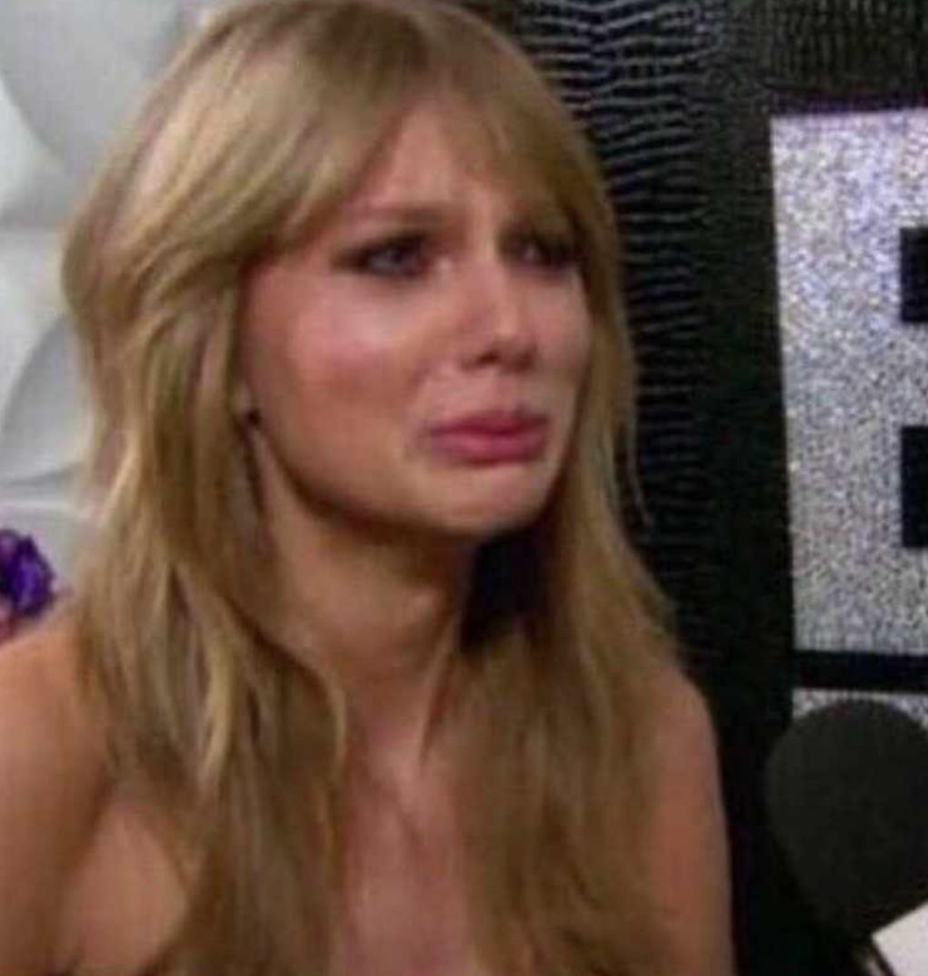 _tayselpink's tweet photo. “Me muevo por el mundo con el corazón roto”

#TSTTPD  #TaylorSwift  #TTPDTheAnthology https://t.co/GVco34W1De