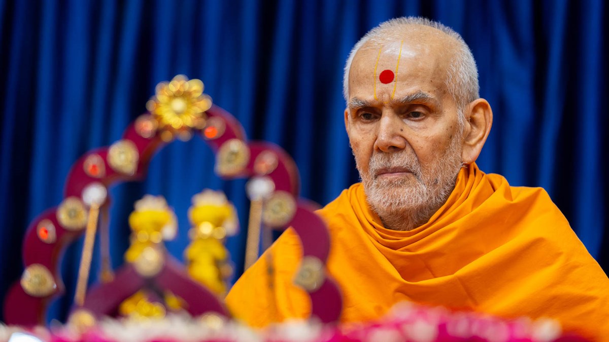 HH Mahant Swami Maharaj's Vicharan: 18 April 2024, Sarangpur, India gfrc6.app.goo.gl/NqE5