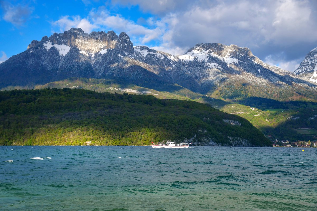 Lake Annecy yesterday late afternoon!
👉 frenchmoments.eu/lake-annecy/
.
.
.
#annecymountains #ilakeannecy #savoiemontblanc #auvergnerhonealpestourisme #EnFranceAussi #MagnifiqueFrance #frenchmoments