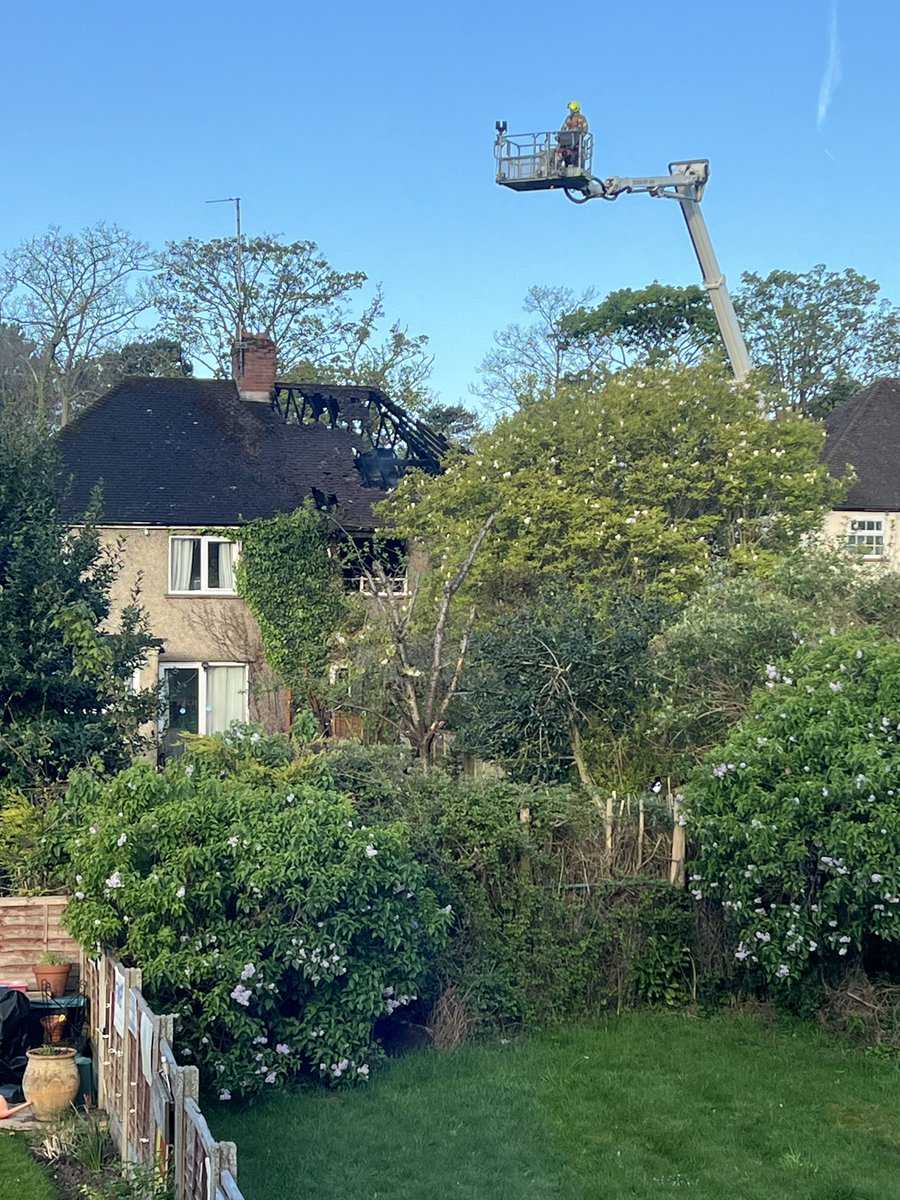 braydens92's tweet photo. @TheOxfordMail massive house fire on Franklin road last night https://t.co/KrtV2bkw7U