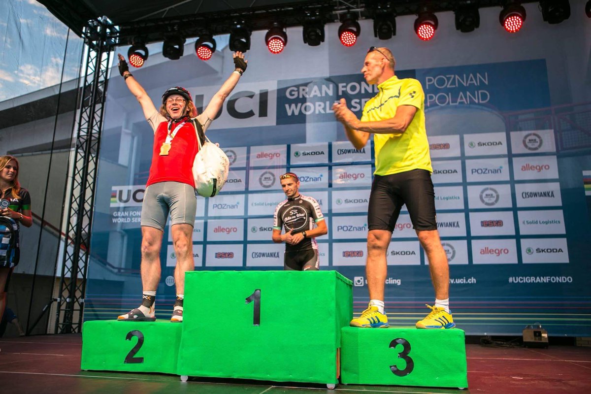 MacWyznawca's tweet photo. Może jak przyjdzie zwrot podatku, to na remont napędu w mojej #Damka #rower wystarczy. Nie zmieniałem nawet łańcucha już z 3 lata. Jak się ściga tylko do Biedry, a nie w rajdach, to się mniej dba 😉
A było tak pięknie, kwiaty, wywiady 🤣 https://t.co/ZgtxXlPKvn