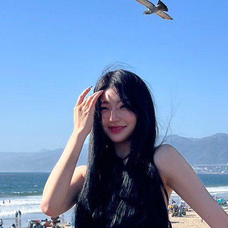 내 최애가 미친핫걸이야 . . .