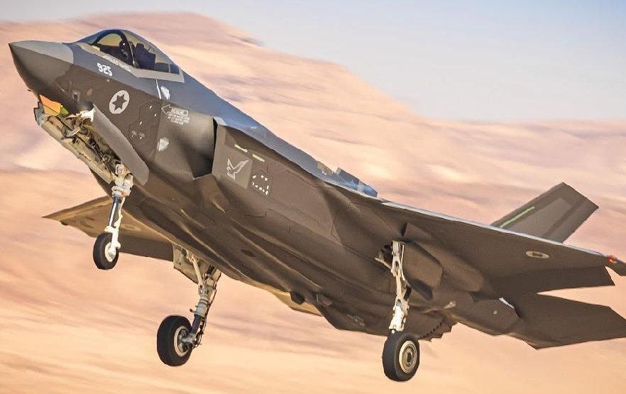 Defensa_Israel's tweet photo. Guerra a Irán - Inicio de Represalias
🇮🇱🔥🇮🇷🇸🇾🇮🇶
- Se han lanzado esta madrugada ataques sobre blancos iraníes y de sus milicias proxis en Isfahán (centro de Irán), en As-Suwayda (sur de Siria), y en el área de Bagdad y de la Gobernación de Babilonia (Irak).
- Todo parece indicar, que tal como se prometió a los EEUU, los ataques israelíes han sido muy limitados.
- Recordemos que a cambio de la moderación israelí en el tema Irán, #Israel ha recibido luz verde para iniciar operaciones en Rafah, sur de Gaza, último bastión de Hamás.
- Recomiendo NO prestar atención a la (des)información que los cazadores de likes están haciendo circulando en las redes.
- A lo largo de la mañana iré ampliando con información (estrictamente) contrastada. Paciencia.
Fin del comunicado  🇮🇱
Am Israel Jai