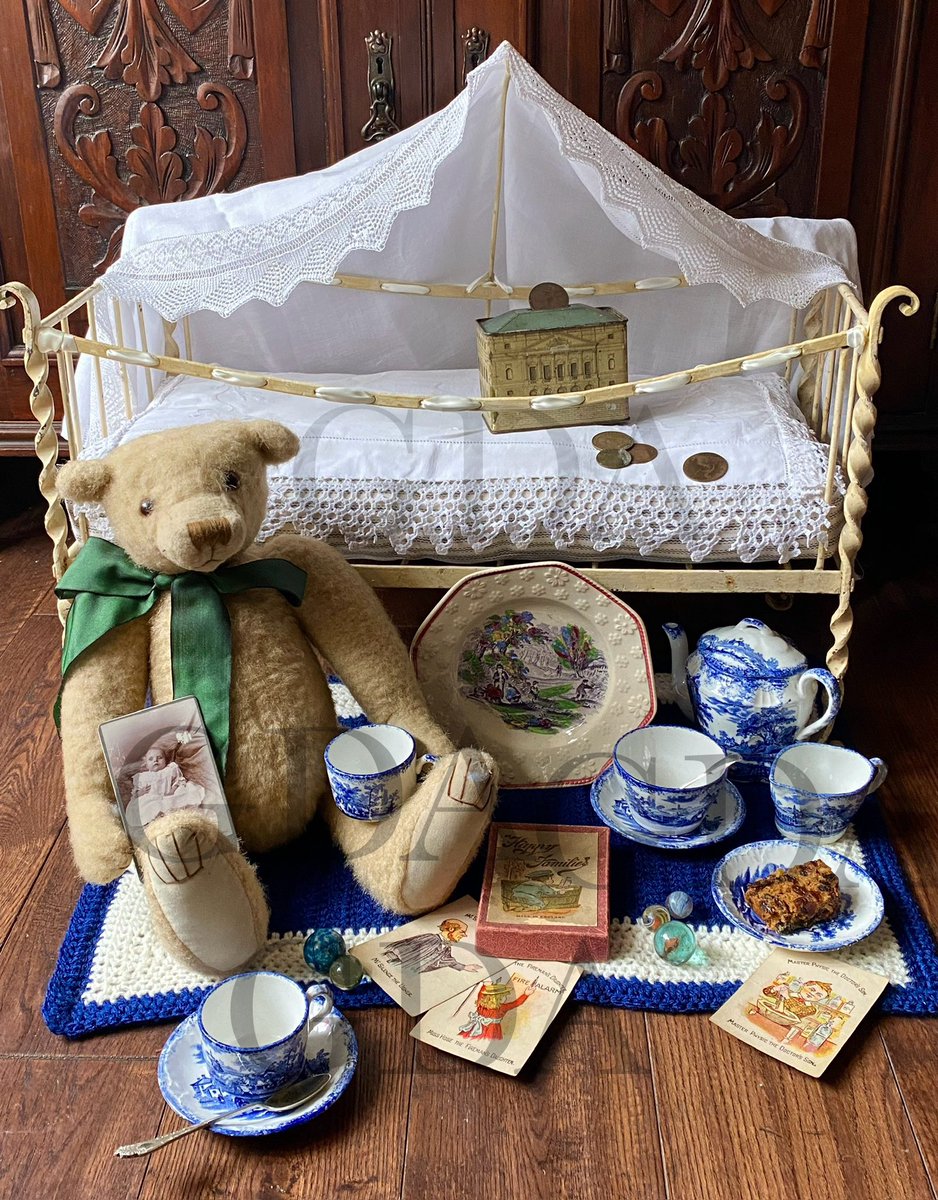 Good morning #earlybiz
Children’s toys of yesterday, vintage & antique 💙🤍
See them and more at,
Dieudonneart.com/antiques

#elevenseshour #toys #Victorian #TEDDYBEAR #vintage #collectables #gifts #homedecor #interiors #shopindie #unique #bizhour #childhood