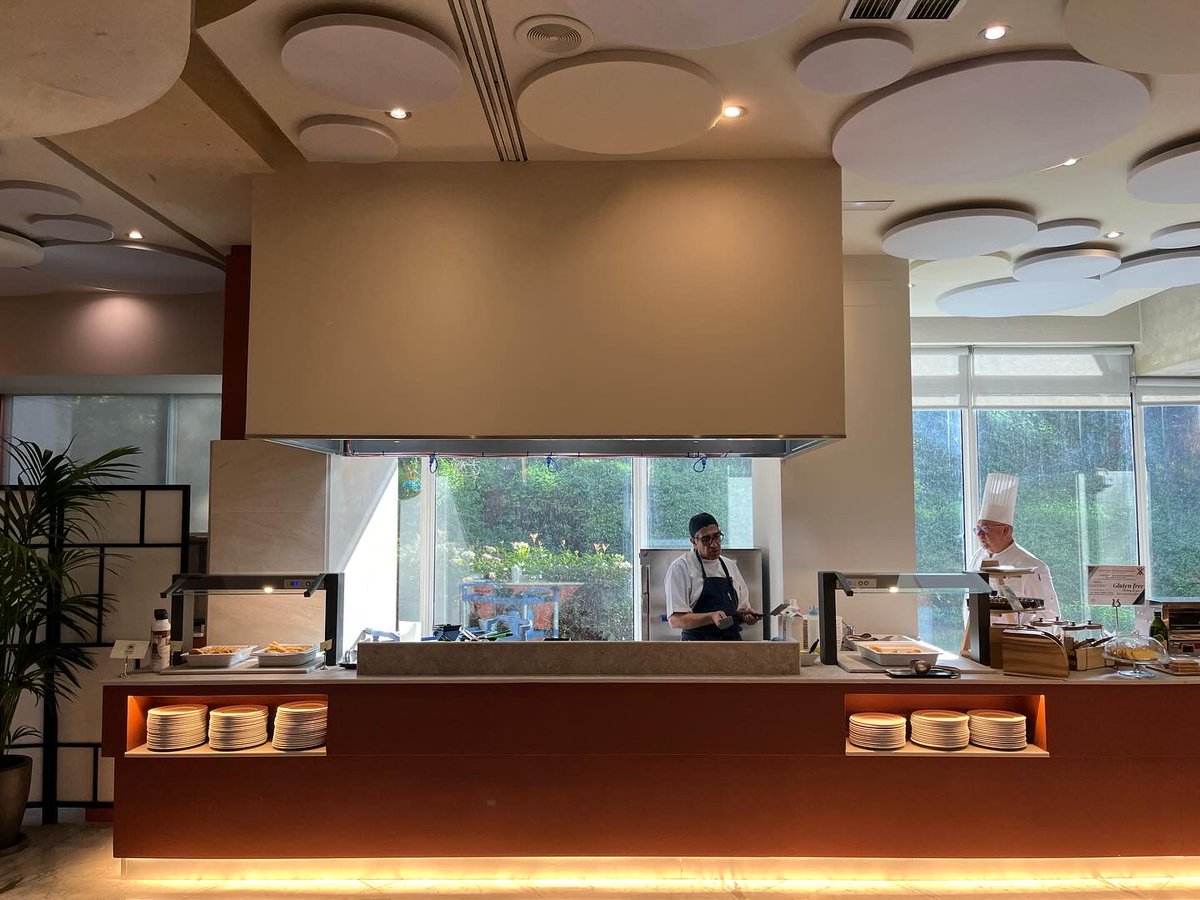 KingsBuffets's tweet image. Espectacular desayuno de Feria de Abril en el hotel @SilkenAlAndalus Sevilla, Ven a probarlo en nuestros nuevos buffets y show cooking!!! Viva Sevilla y olé!