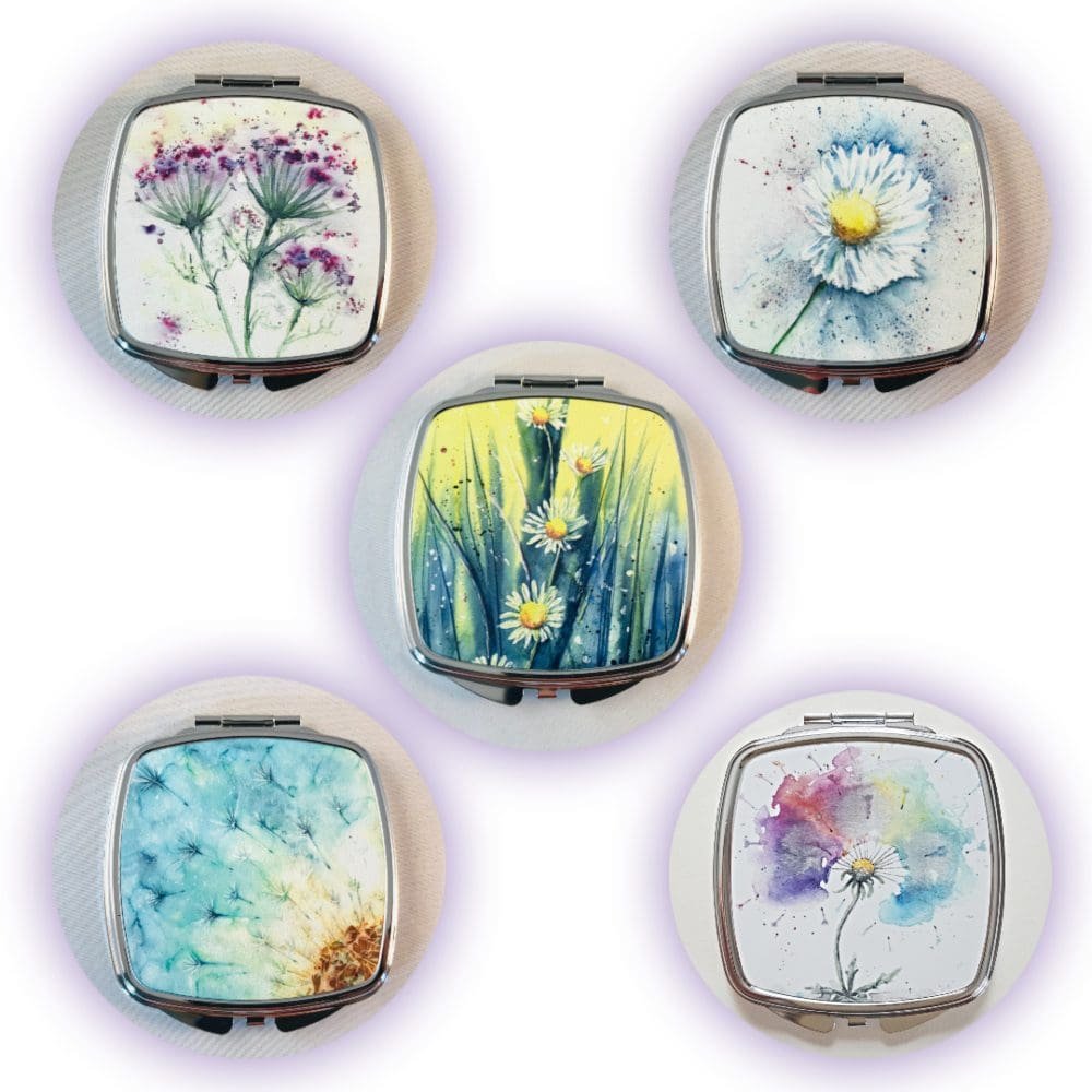 A selection of floral art by @kblacey features on these Mirror Compacts. Whichever you choose it is certain to brighten your smile thebritishcrafthouse.co.uk/product/floral… #tbchboosters #EarlyBiz #floral #giftideas