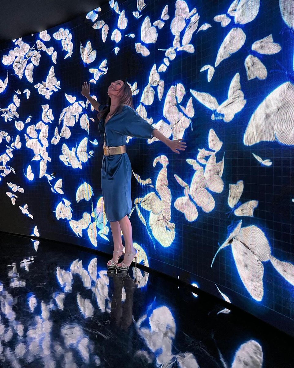 🦋 ETHEREAL - A Digital Exploration of Intangible Beauty by <a href="/AmericanExpress/">American Express</a> 

Selected by <a href="/WIRED/">WIRED</a> among the most technological installations of the Milan Design Week.

"In the embrace between matter and nature" 🦋