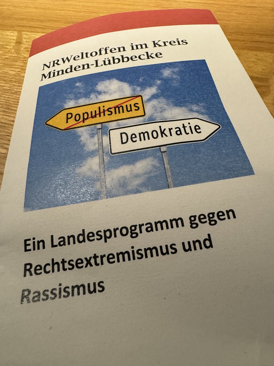 Gestern Abend durfte ich beim Treffen des Demokratienetzwerks #NRWeltoffen im Kreis Minden-Lübbecke zum Thema „Links- und Rechtspopulismus in Deutschland: Ursachen, Ausprägungen und demokratische Reaktionen' vortragen.