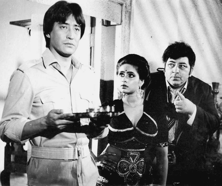 BollyMemories's tweet photo. #Danny #HumaKhan #AmjadKhan https://t.co/2MFzGMnFS5