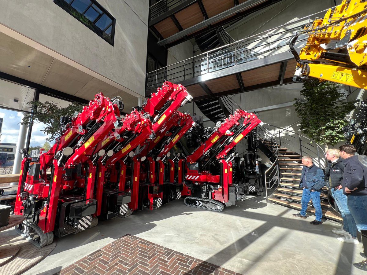CraneCompact's tweet photo. Massive thanks to Wouter and Bart for inviting us over to #Hoeflon HQ in Holland. We thoroughly enjoyed our time in the factory, seeing the new site and meeting the team. Their hospitality was second to none.
#electric #spidercrane #zeroemissions #compactcrane #cranehire https://t.co/5Qni7S4XeI