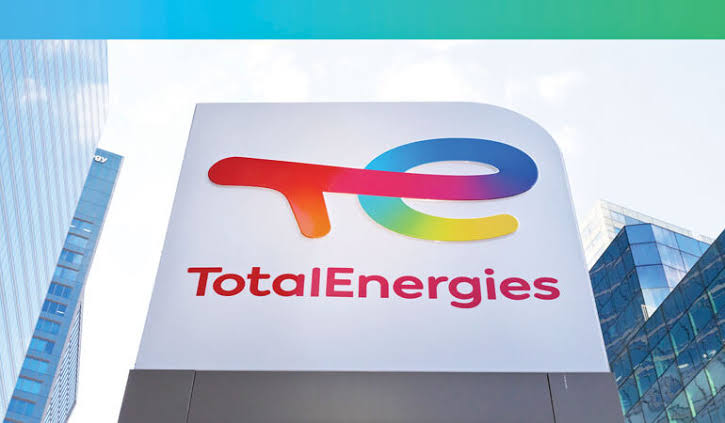 We urge @TotalEnergies & @CNOOCGroup to uphold human rights. Listen to PAPs' concerns & stop intimidation tactics! Project success shouldn't come at the cost of silencing voices. #ifikiemamaSuluhu #StopEACOP