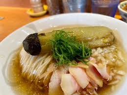 shibasakitei's tweet photo. 明日の予告！！！！！

明日は何と❗️❗️ビックリ❗️

早くも登場！

あの❗️❗️夏の風物詩

「冷やし塩煮干しそば」

茄子もしっかり仕込んで

山ちゃんスペシャルな
土曜日をご堪能ください！ https://t.co/Rk0ccj93rI