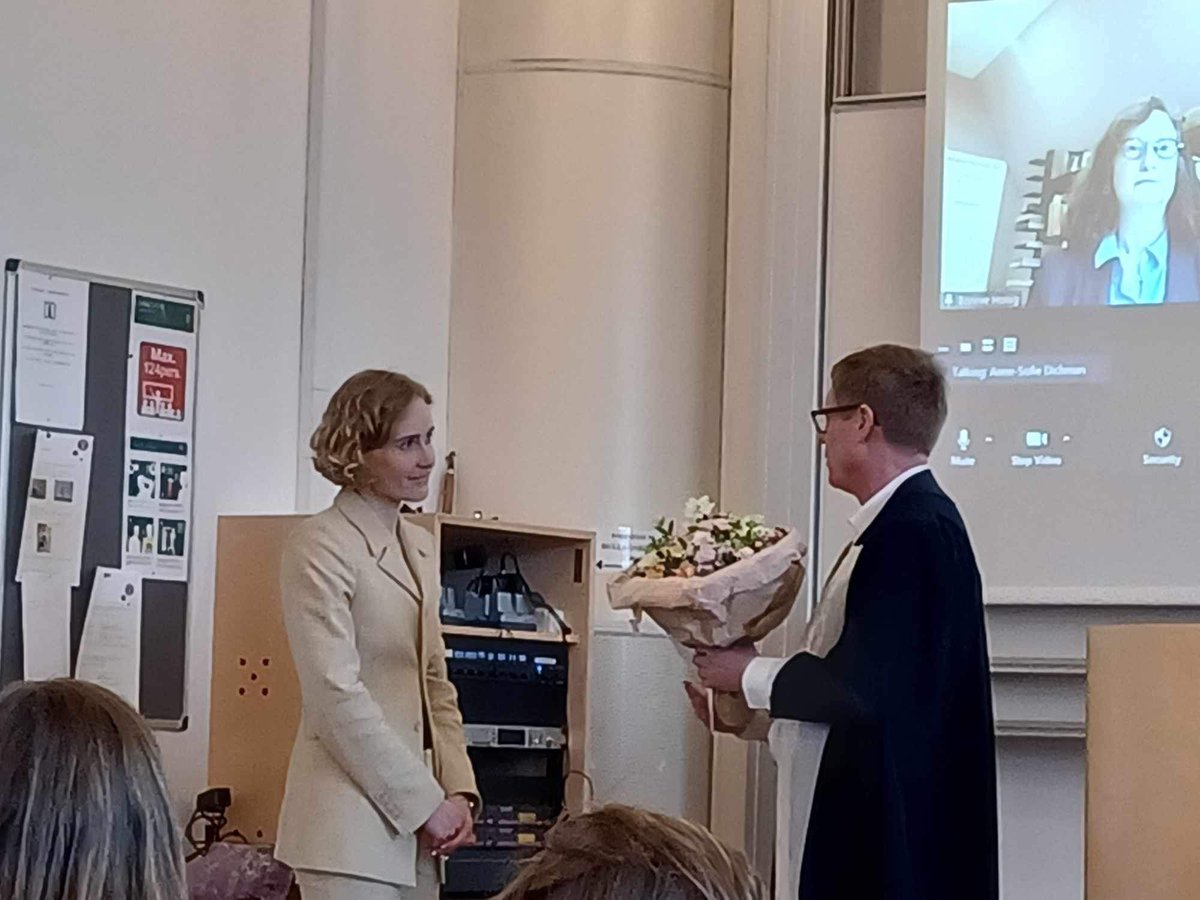 A week ago, I defended my PhD (@PolsciCph). Thanks to an amazing assessment committee; @bonnie_honig, Samantha Frost, and @MajaZehfuss; the audience, my supervisor Lars Tønder, and the head of PhD school @AndersWivel, it was a magnificent experience.