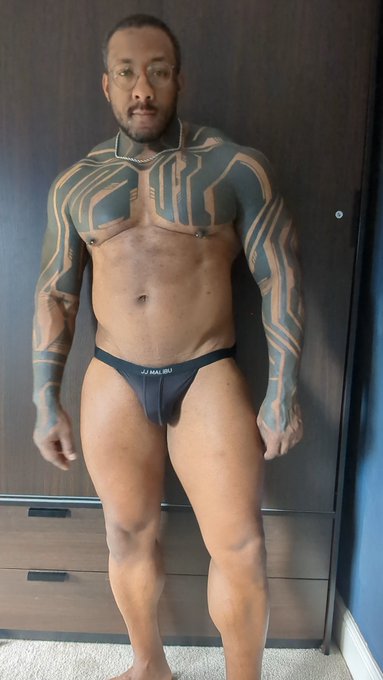 2 pic. Black Jock 

@SHOPjjmalibu
CODE MASSIVE15 FOR 15% OFF

https://t.co/AF7IWTqtuD https://t.co/U