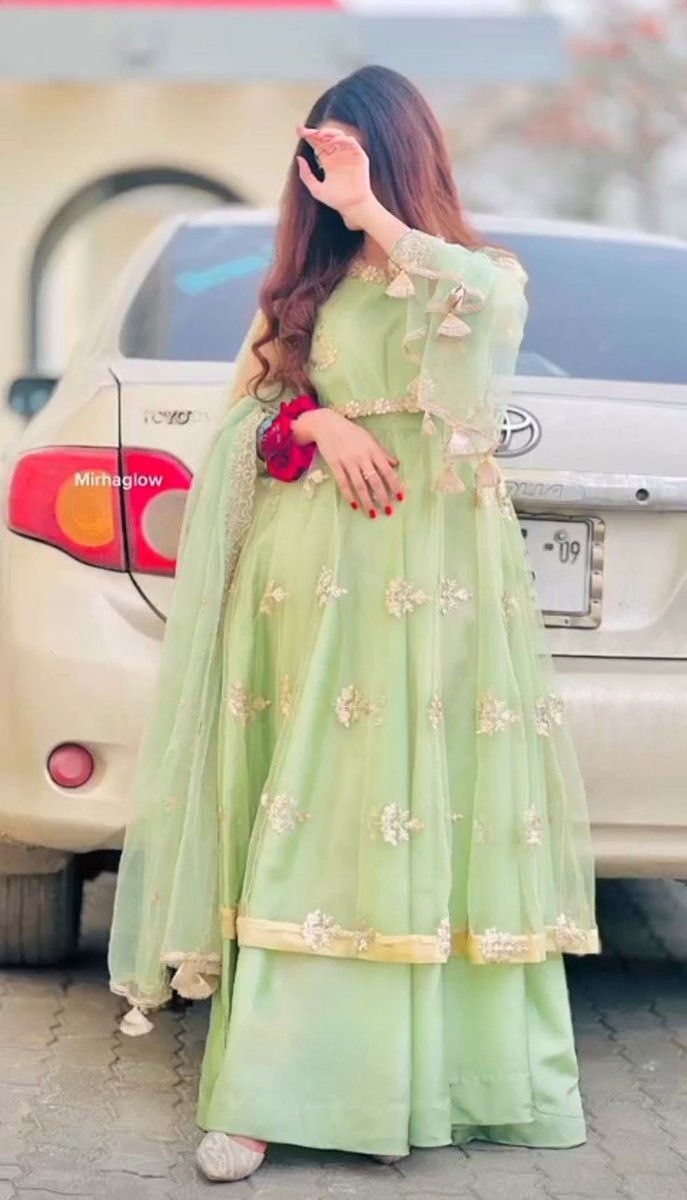 Labiakhan_8's tweet image. ✌منافق چہروں سے خوب واقف ہوں میں 🔥۔۔۔
❣️🌹.. 
👑یہ الگ بات ہے احترام کرنا میری عادت ہے💯❣️