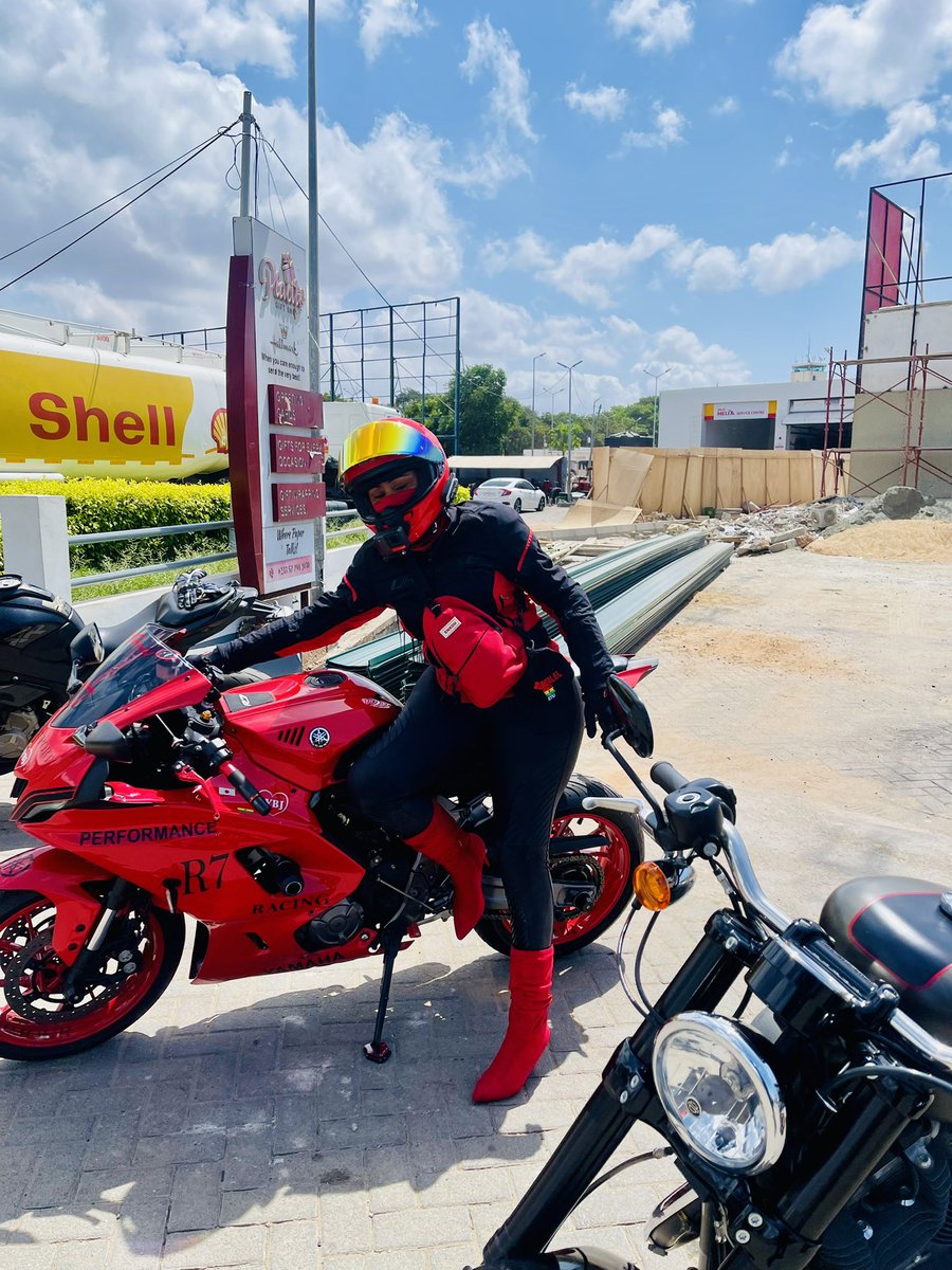 Bikergirlel's tweet photo. I Feel The Weekend Coming 😉😉😉 #bikergirl #bikergirlel #yamahr7 #yamahatenere700 #redcrazy #loveforred #weekendvibes #womenwhoride #fyp #viral https://t.co/glqoXT6LHO