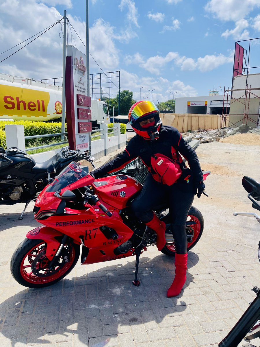 Bikergirlel's tweet photo. I Feel The Weekend Coming 😉😉😉 #bikergirl #bikergirlel #yamahr7 #yamahatenere700 #redcrazy #loveforred #weekendvibes #womenwhoride #fyp #viral https://t.co/glqoXT6LHO