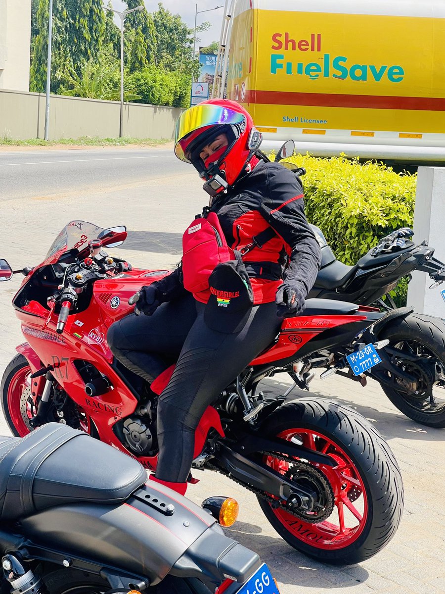 Bikergirlel's tweet photo. I Feel The Weekend Coming 😉😉😉 #bikergirl #bikergirlel #yamahr7 #yamahatenere700 #redcrazy #loveforred #weekendvibes #womenwhoride #fyp #viral https://t.co/glqoXT6LHO