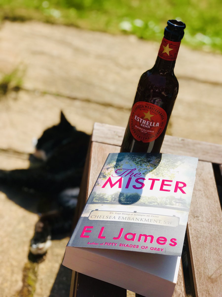 5 years ago today 💖

Sat in a sunny garden (remember those days?!) reading the newly released #TheMister 

⁦