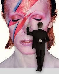 Happy Birthday to Aladdin Sane. Album made available this day in 1973. David Bowie’s 6th. Many of the tracks are greatly influenced by America and Bowie's perceptions of it as he toured, finally a big star. He called it “Ziggy in America” A UK No.1 for 5 wks #DavidBowie #History
