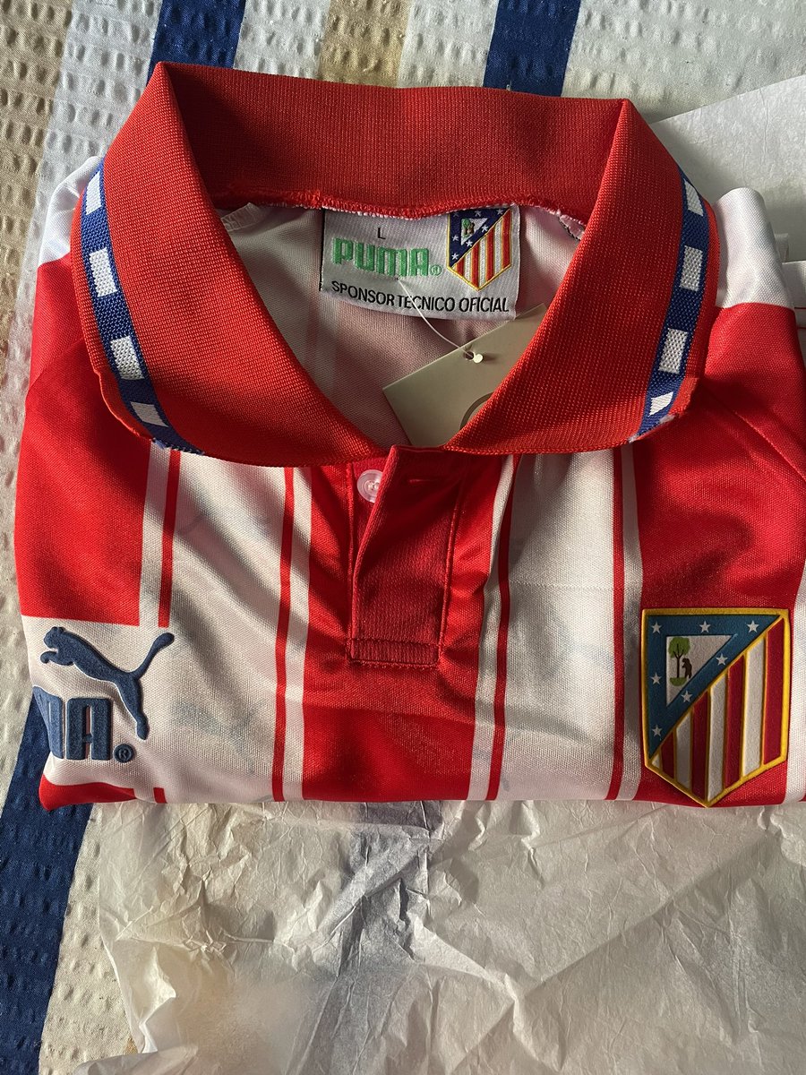 robernano12's tweet photo. ¡Muchas gracias por la camiseta y por la rapidez! @futbasketcamis4 🤩 https://t.co/TbatL88a1t