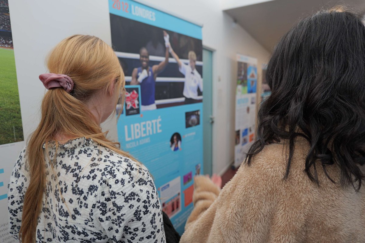 ArtsetMetiers_'s tweet photo. 📣 Le Learning center du campus de Metz accueil l'exposition "Histoire, Sport et Citoyenneté", réalisée par la @CASDEN_BP, partenaire des #JO2024.

🏅 Placé sous le haut patronage d'Emmanuel Macron, le projet bénéficie du label "Olympiade culturelle" décerné par #Paris2024. https://t.co/mpJJ9o1mzP