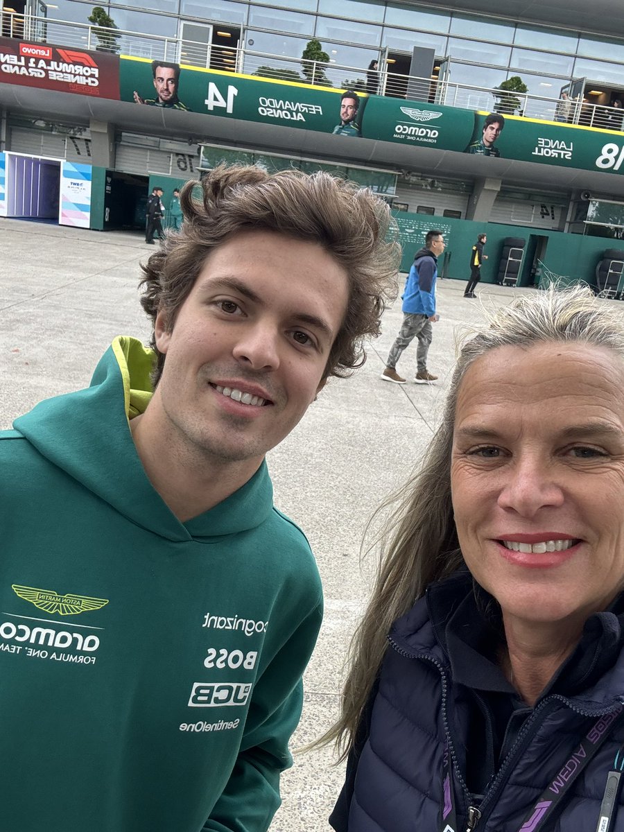 maribecker's tweet photo. Choveu agora mas já parou e encontrei esse piloto querido https://t.co/zJyIIEASby