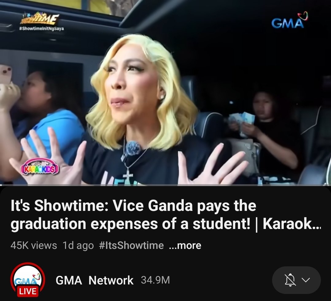 AltKamuning's tweet photo. Inferr talaga sa GMA aner? Naramdaman agad ng IS yung gaan ng buhay since lumipat sila. After palibutan ng GMA yung studio ng LED, eto naman at sumugod sa barangay si VG para mamigay ng pera. 

Inferrr, alam talaga ng GMA paano ilalapit sa masa si VG.❤️🌈

#SummerSayaSaShowtime https://t.co/7VAYz1sydl
