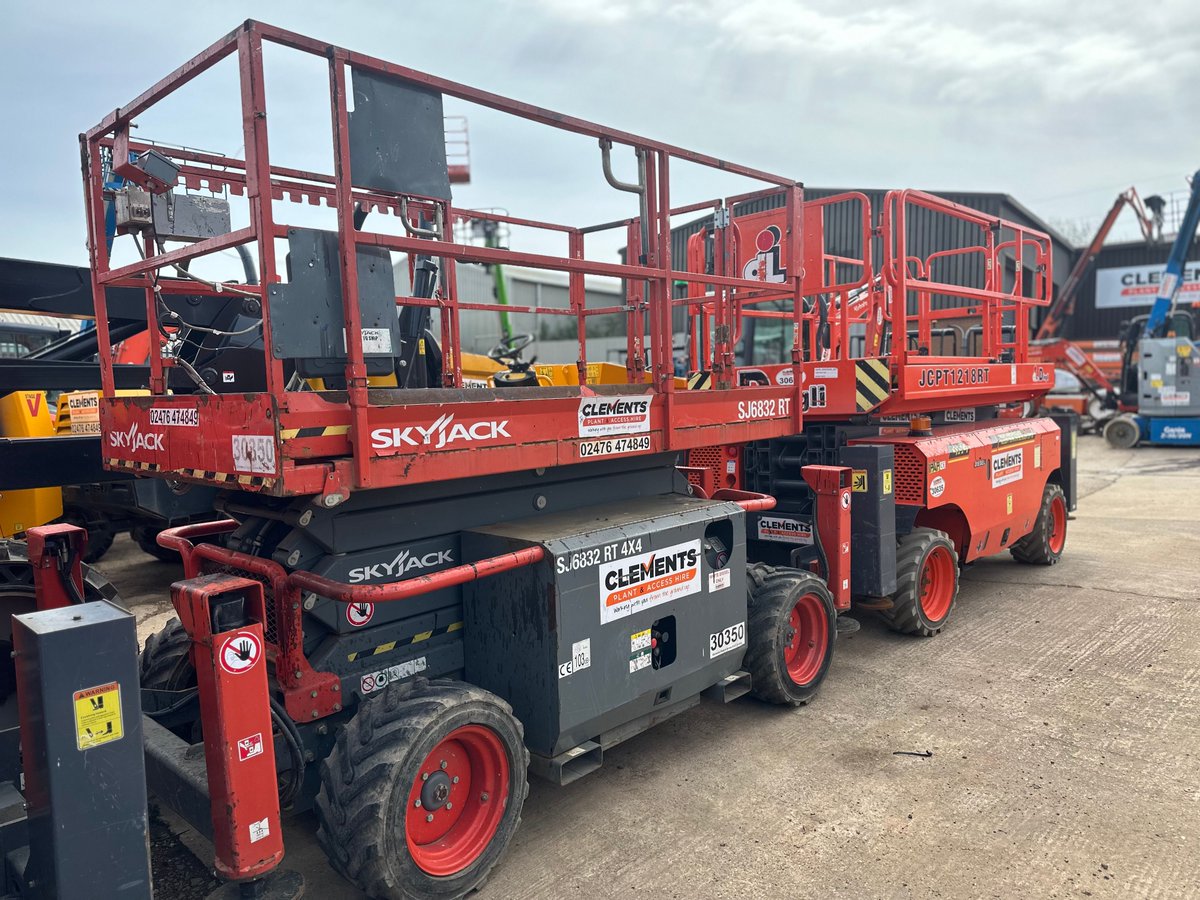 For those external working at height applications where you need the extra stability, large basket space & capacity, our 12m @ZhejiangDingli & @skyjackinc #scissorlifts will answer your needs. We have machines available if you need one quickly. Just call the team on 02476 474849