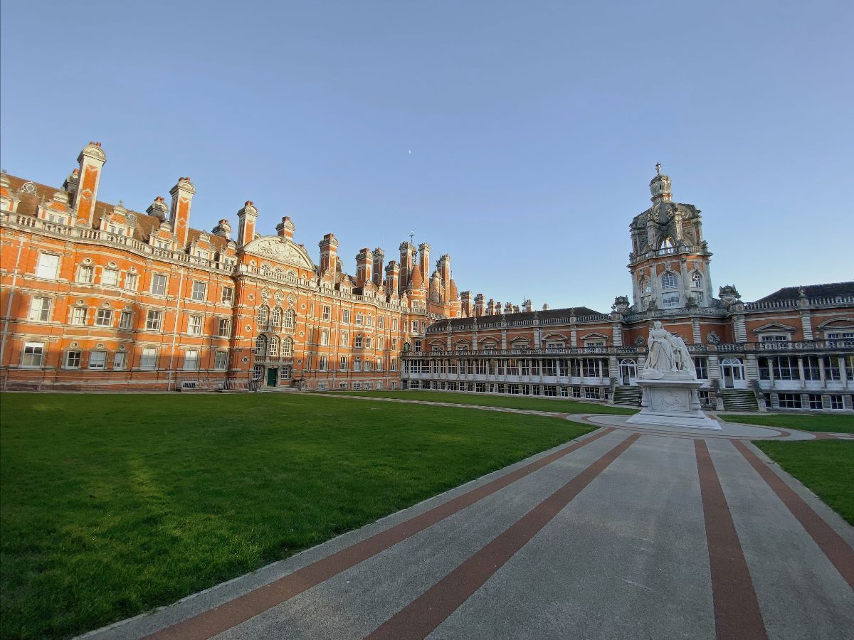 Interested in studying with us @RHUL_HRI? Applications are now open for our brilliant MA course dedicated to the study of the Holocaust. To find out more about the course, scholarships, student experiences and career prospects follow this link: buff.ly/4cQJlst
