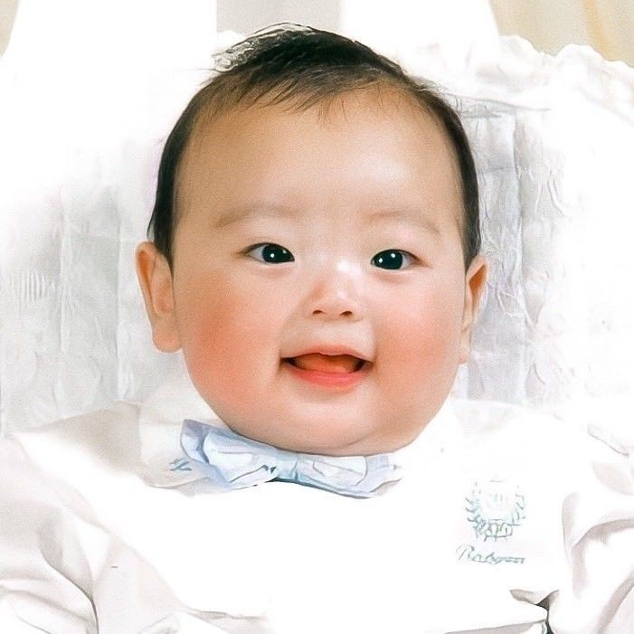 vitydiaries's tweet photo. Song Hyeongjun, but he gets older as you keep scrolling.

— A thread ★ https://t.co/tpch3YnvHP