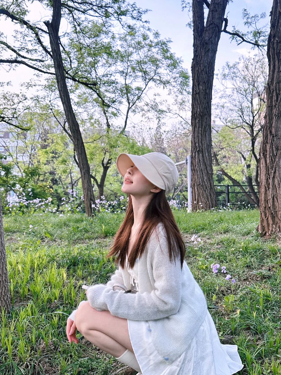 周, 𝖭𝖺𝗇𝖺. tweet media