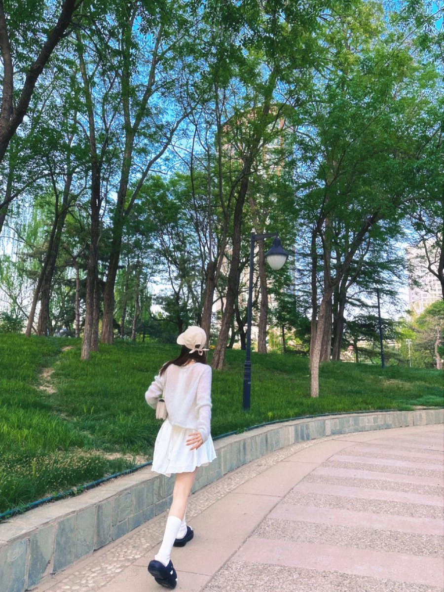 周, 𝖭𝖺𝗇𝖺. tweet media