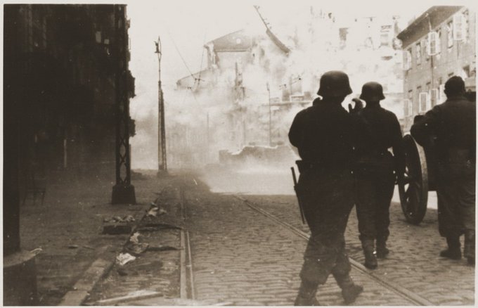 19 aprile 1943 Inizia la rivolta degli ebrei nel Ghetto di Varsavia