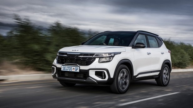 The revised @KiaSouthAfrica Seltos, laced with several exterior and interior updates, has arrived in Mzansi 🇿🇦 Does the Seltos still stand out sufficiently? We drove the updated Seltos this week, here's our feedback ➡️ bit.ly/KiaSeltosLR
