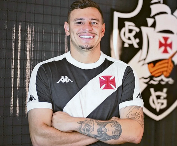 GLgnt8JXMAEfX7k?format=png&name=small