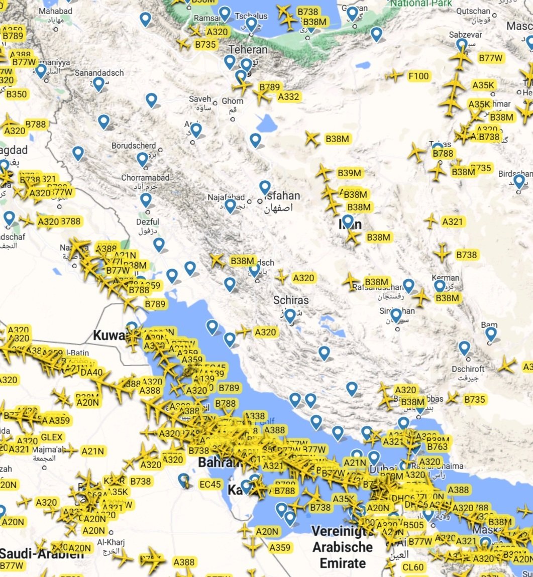 @ronzheimer Wenn ich mir den Flugverkehr über dem #Iran anschaue, bedeutet das aber auch, dass Israel den Iran informiert hat, wo es zu welchem Zeitraum angreift. #Isfahan